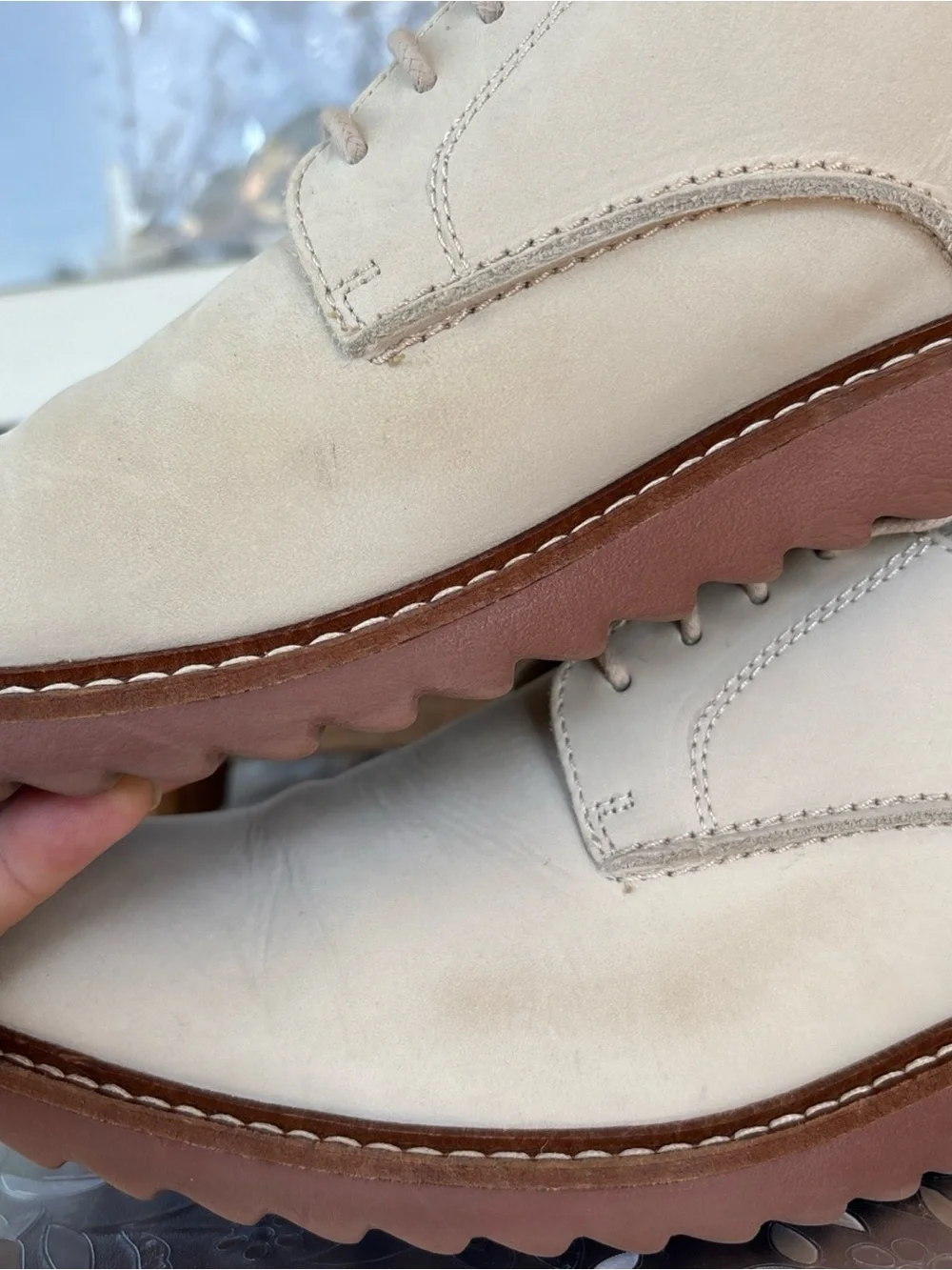 Johnston & Murphy Cream Suede Lace-Up Oxfords with Brown Soles 10.5